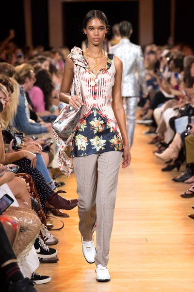 Look 13